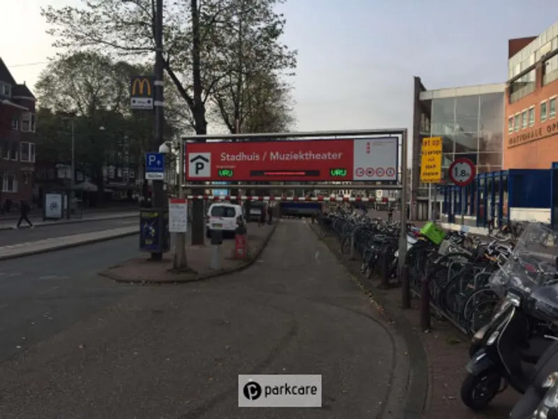 Parkeergarage Stadhuis Muziektheater in Amsterdam vooraangezicht