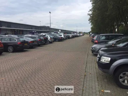 Auto's overzicht parkeerterrein P+R Fuutlaan Eindhoven
