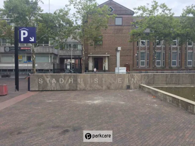 Ingang parkeergarage Stadhuisplein Eindhoven
