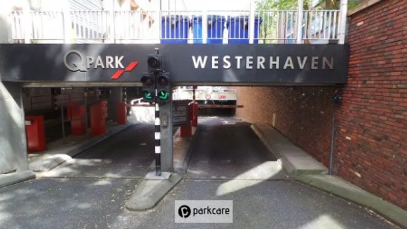 Entree Parkeergarage Westerhaven nabij winkels