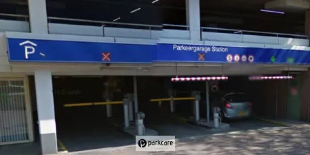 Ingang Parkeergarage Station Haarlem