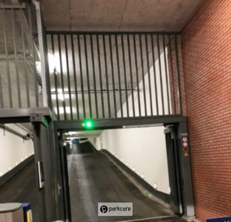 uitgang Parkeergarage Helicon