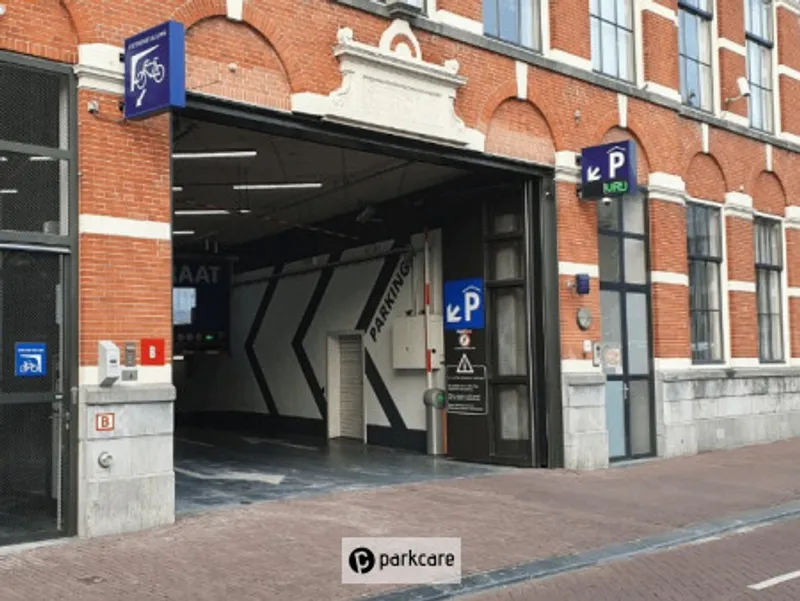 Parkeergarage Kalverstraat Ingang