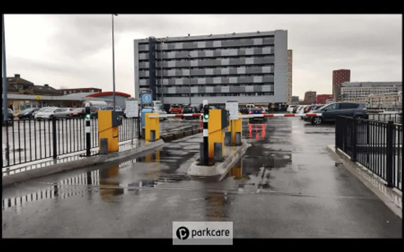 Parkeerterrein Laakweg parkeerplaatsen