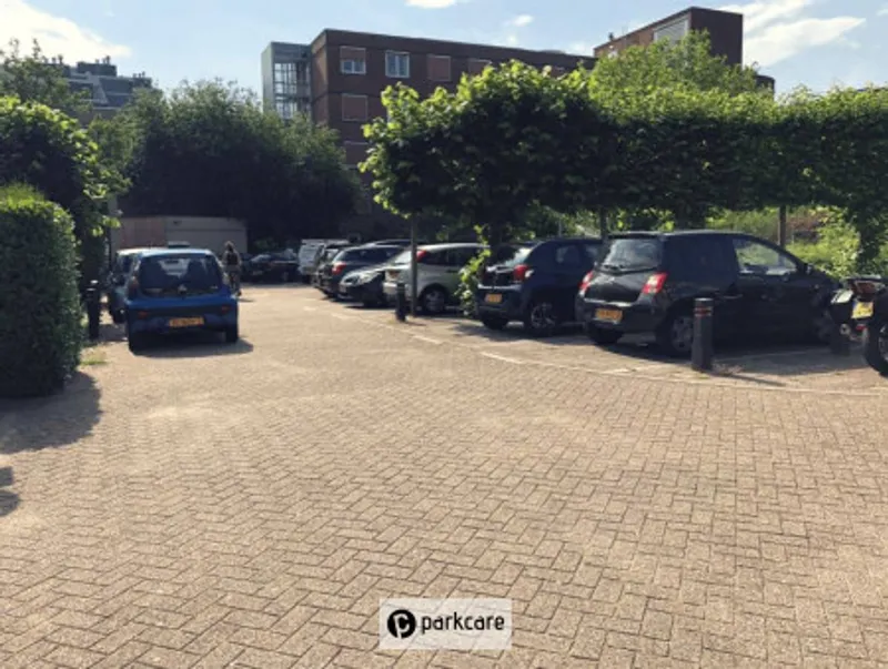 auto's geparkeerd Parkeerterrein Carnissesingel