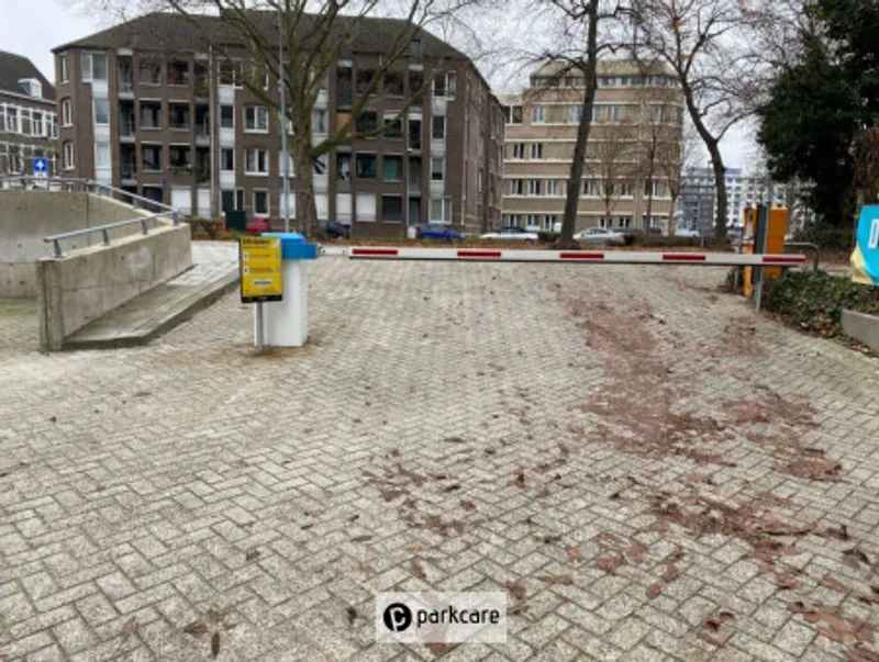Toegangsslagboom ingang Parkeerterrein Maasboulevard